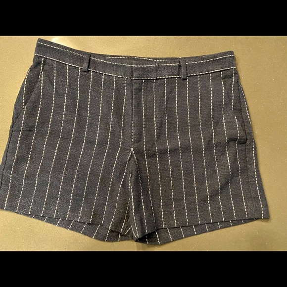 Banana Republic Navy and White Textured Shorts - Picture 4 of 7